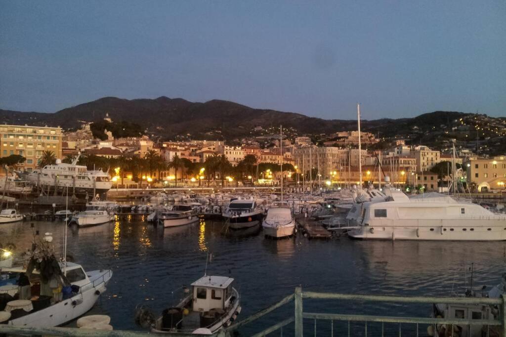 Centrally Located Apt By Harbour With Elevator Sanremo Exterior foto